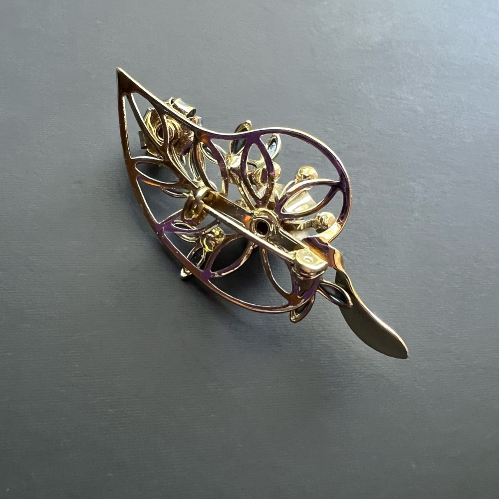 Vintage Gold Tone Brooch with Pink Rhinestones - Picture 5 of 7